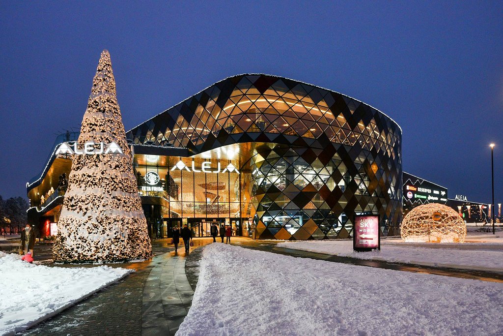 Božična dekoracija v ALEJI (Foto Robert Krumpak) 