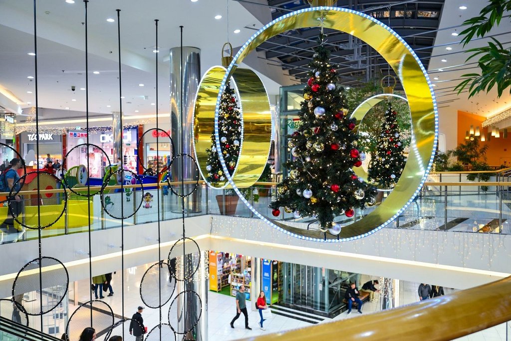 Praznična okrasitev v nakupovalni destinaciji Citypark v Ljubljani (Foto Robert Krumpak)
